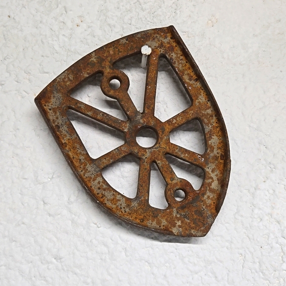 Vintage Antique Sad Iron Trivet Stand Rustic Patina Metal Cast Iron Primitive - Picture 6 of 17